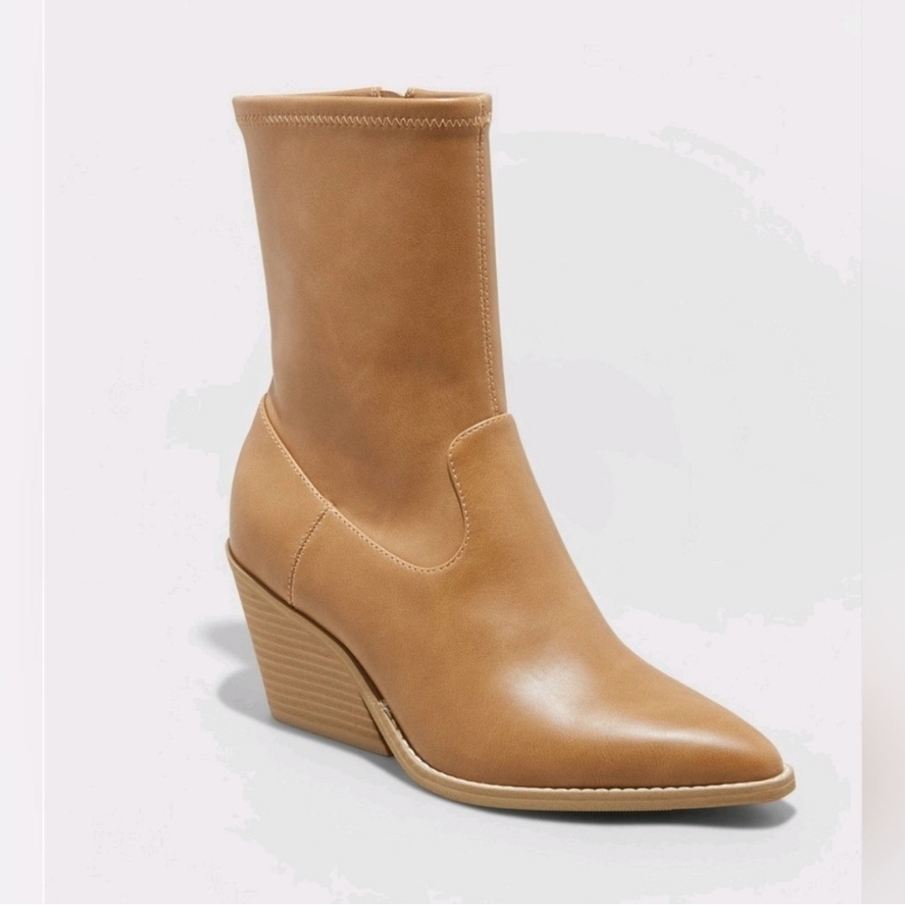 NWT Universal Thread Tan/Aubree Wedge Ankle Boots Size 9.5